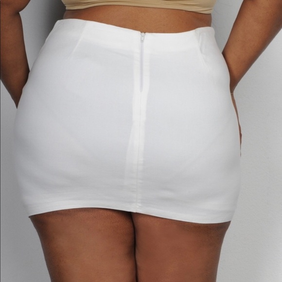 Pulse Size Black and White Checkered Mini Skirt - Picture 3 of 4